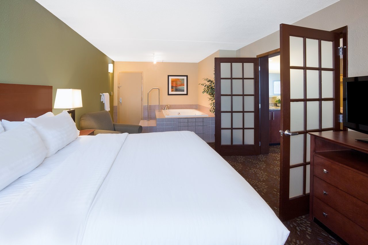 Holiday Inn Fairmont Mn Fairmont Mn Jobs Hospitality Online