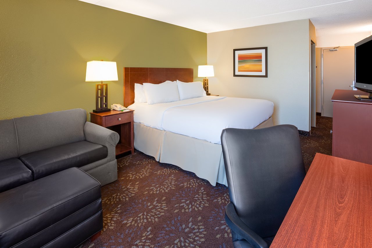 Holiday Inn Fairmont Mn Fairmont Mn Jobs Hospitality Online