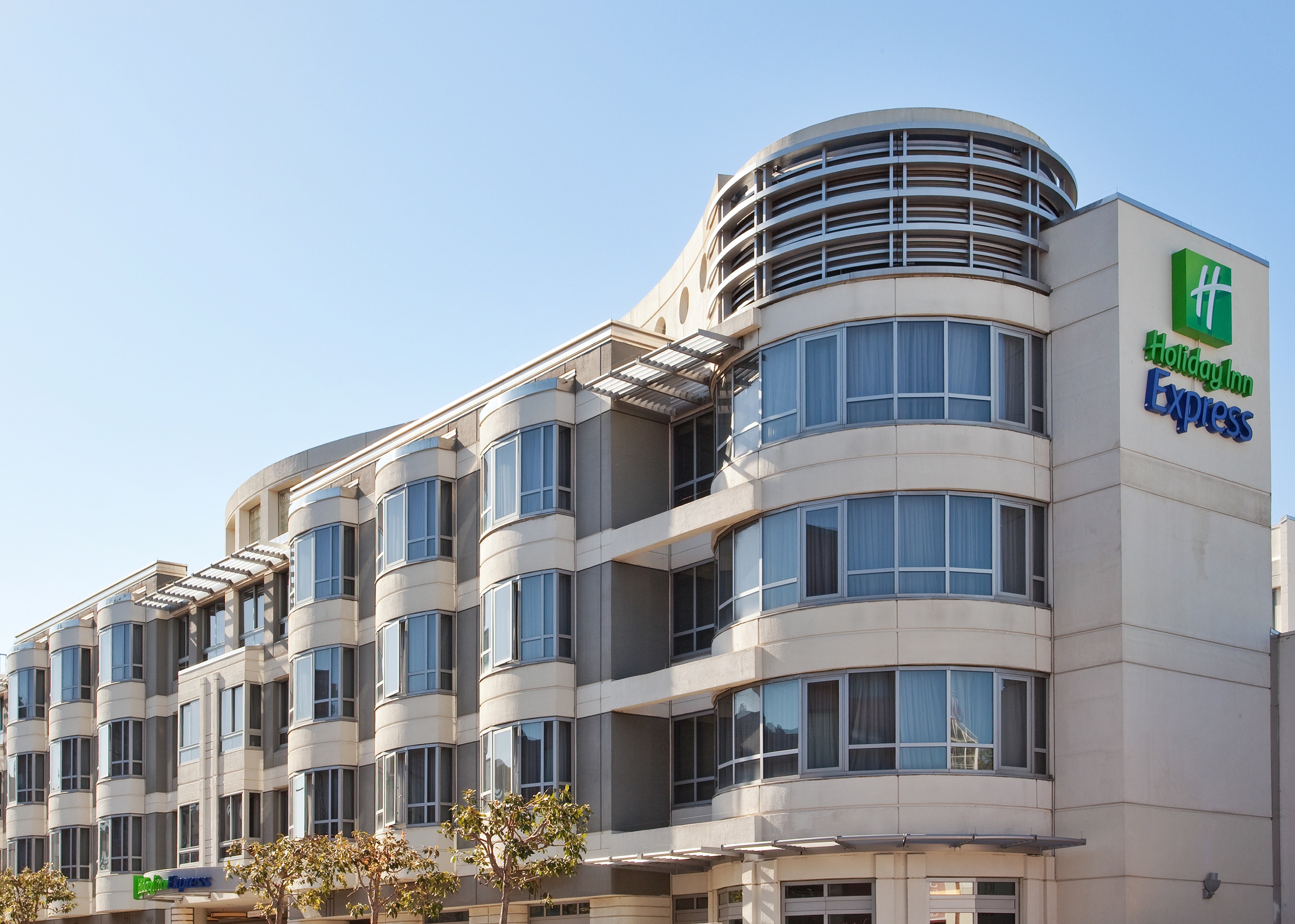 The Suites At Fisherman's Wharf