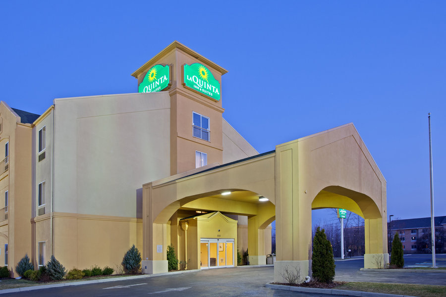 motels near hollywood casino columbus ohio