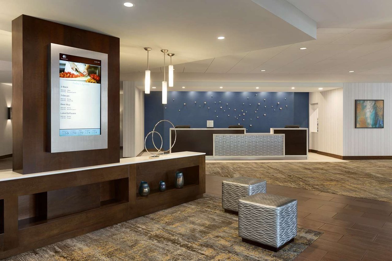 DoubleTree by Hilton Hotel Hartford Bradley Airport, Windsor Locks