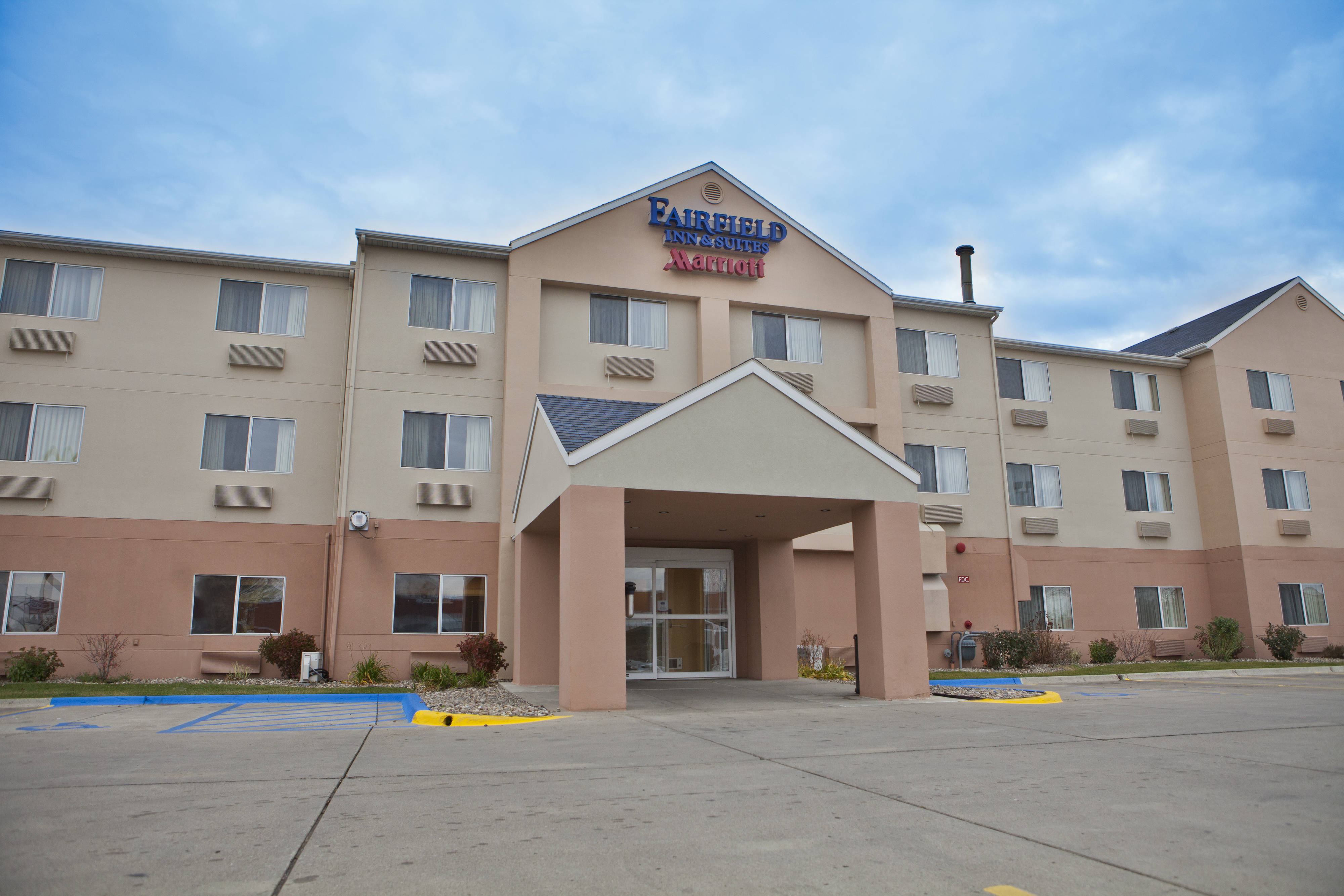 Fairfield Inn & Suites by Marriott Bismarck South, Bismarck, ND Jobs