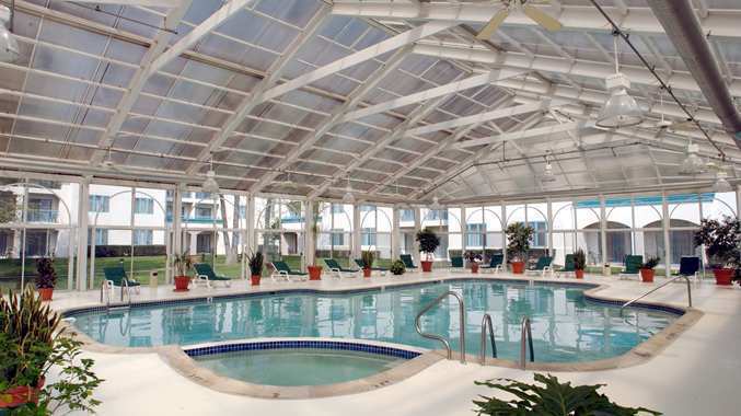 hotels in mt laurel nj with pool