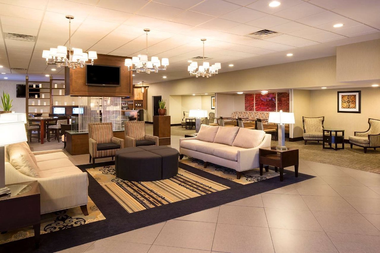 DoubleTree by Hilton Hotel Raleigh Brownstone University, Raleigh, NC