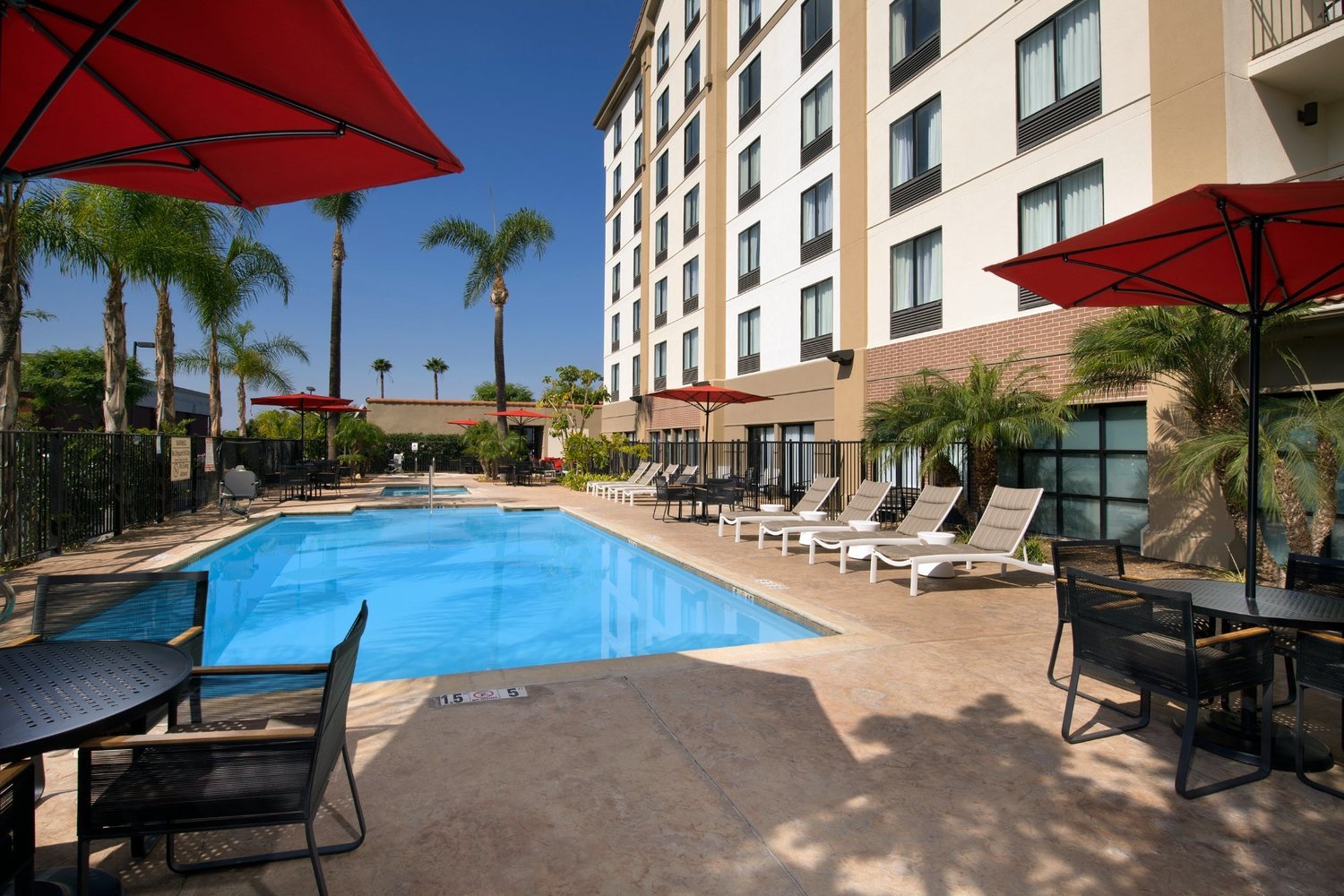 Hampton Inn & Suites Los Angeles/Anaheim-Garden Grove ...