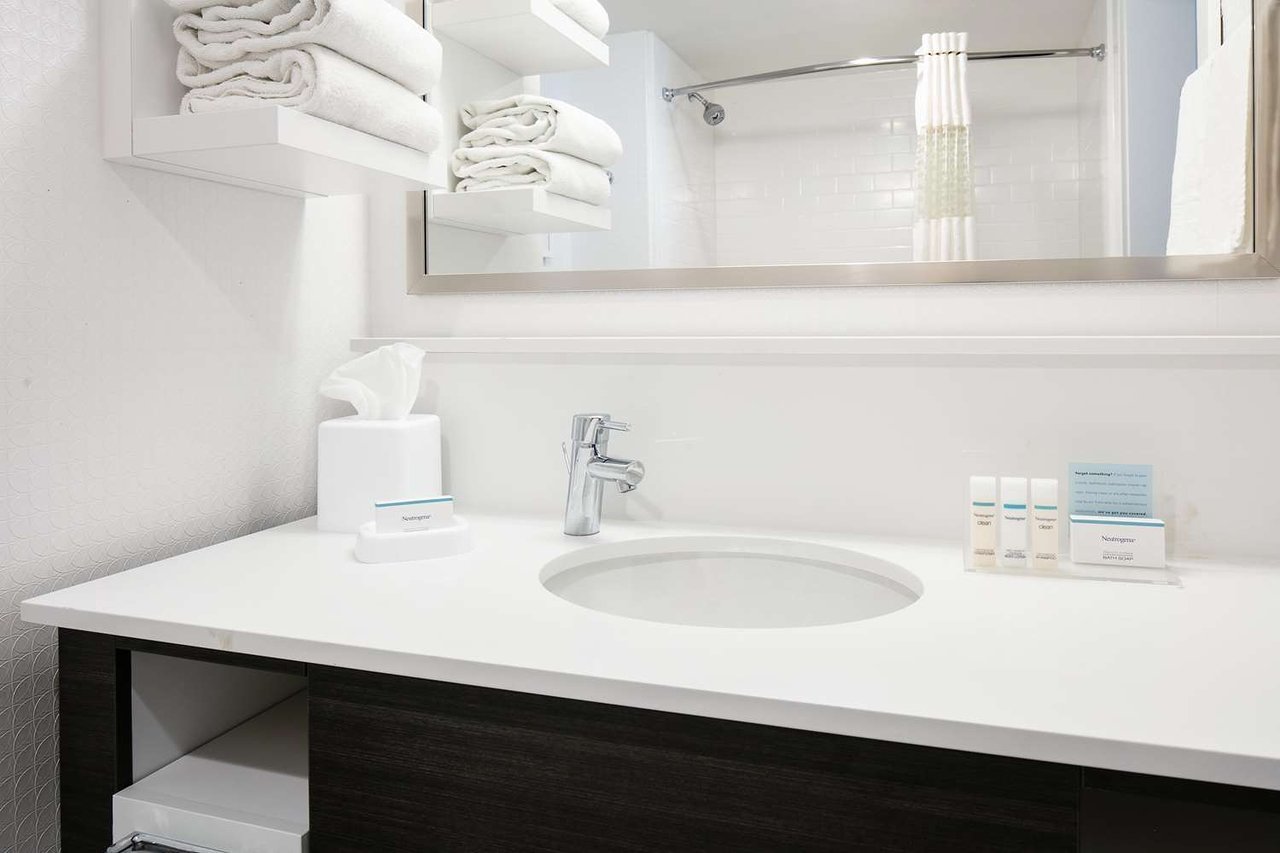 Hampton Inn Iowa City/Coralville, Coralville, IA Jobs Hospitality Online