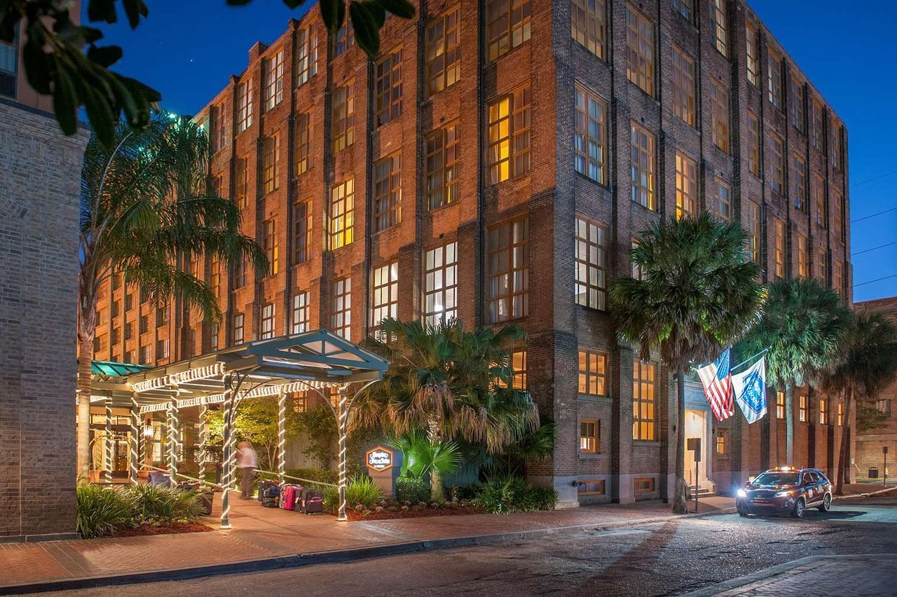 Hampton Inn Suites New Orleans Convention Center New Orleans LA 
