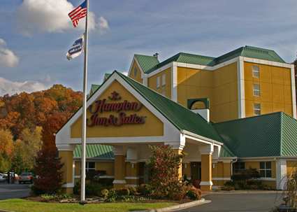 pigeon forge parkway hampton suites inn