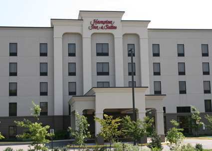 chesapeake square hampton suites mall inn