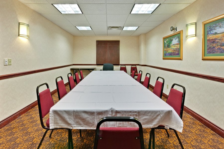 Holiday Inn Express Suites Dayton West Brookville 513136 M