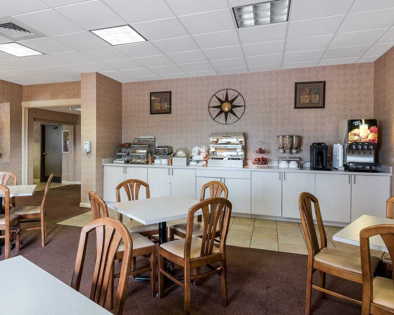 Econo Lodge Inn & Suites Triadelphia Wheeling, Triadelphia, WV Jobs