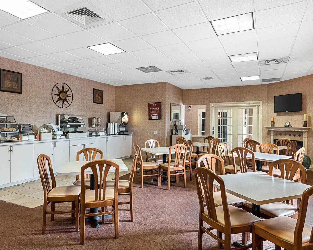 Econo Lodge Inn & Suites Triadelphia Wheeling, Triadelphia, WV Jobs