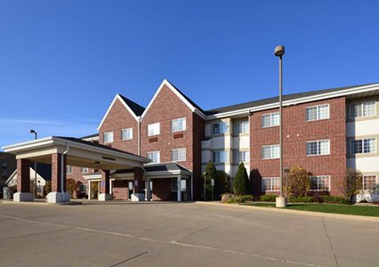 rapids cedar mainstay suites