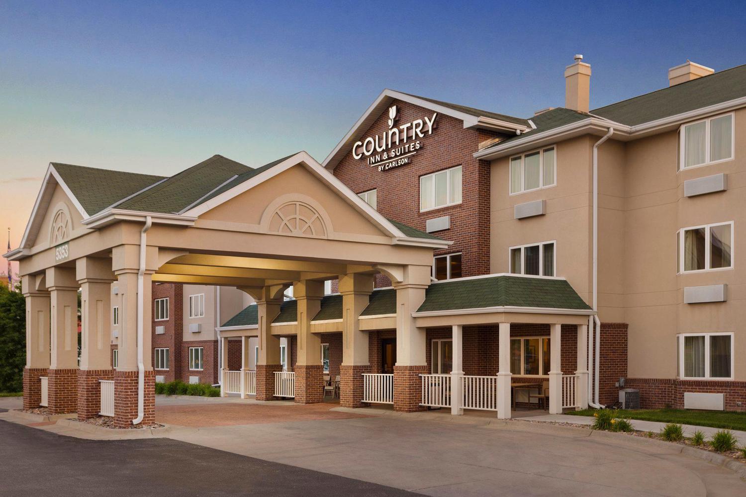 Country Inn & Suites by Radisson, Lincoln North Hotel and Conference