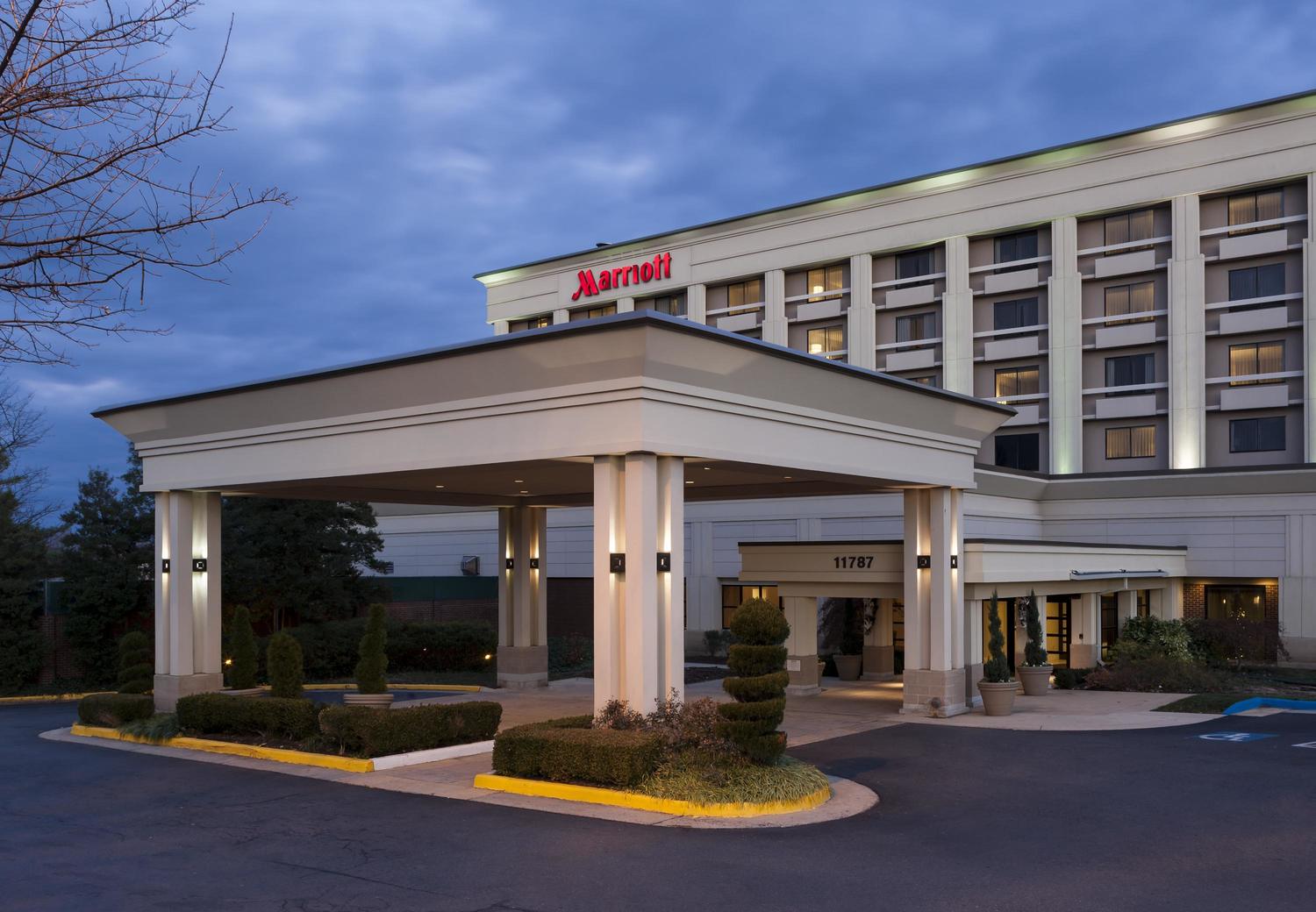 Hotel Night Auditor Job | Fairfax Marriott at Fair Oaks, Fairfax, VA.