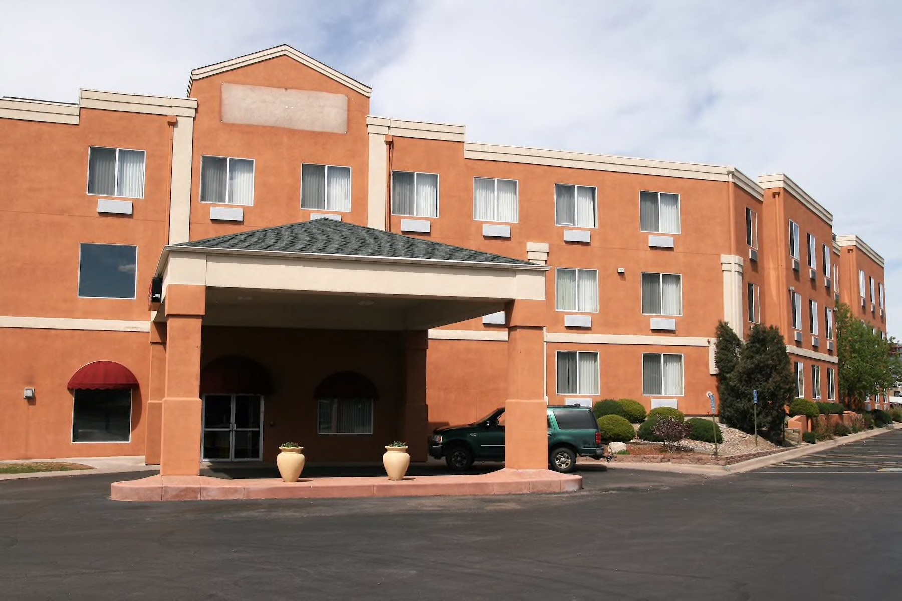 Baymont Inn & Suites Colorado Springs, Colorado Springs, CO Jobs