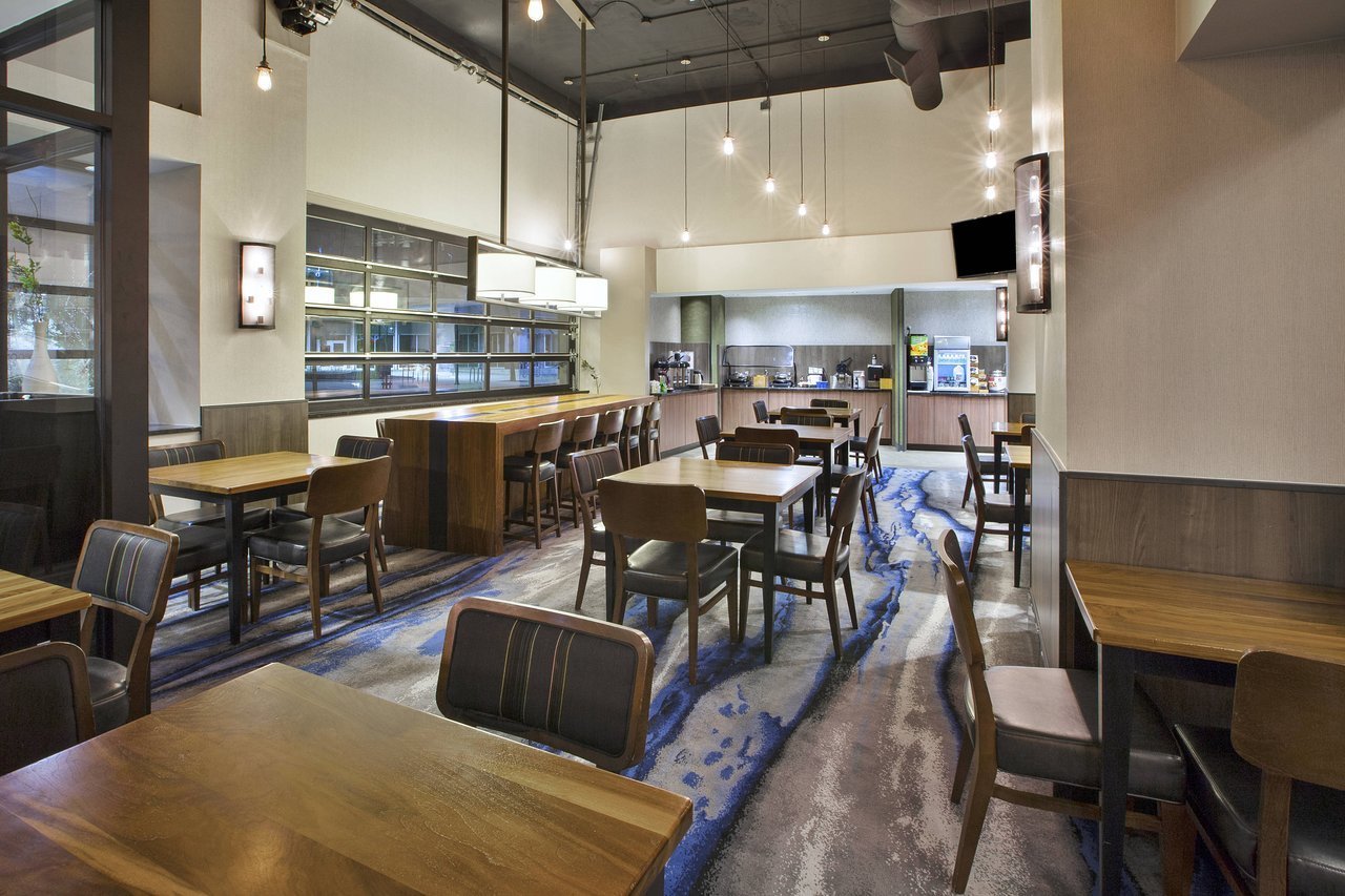 Fairfield Inn Suites Marriott Milwaukee Downtown  Milwaukee 