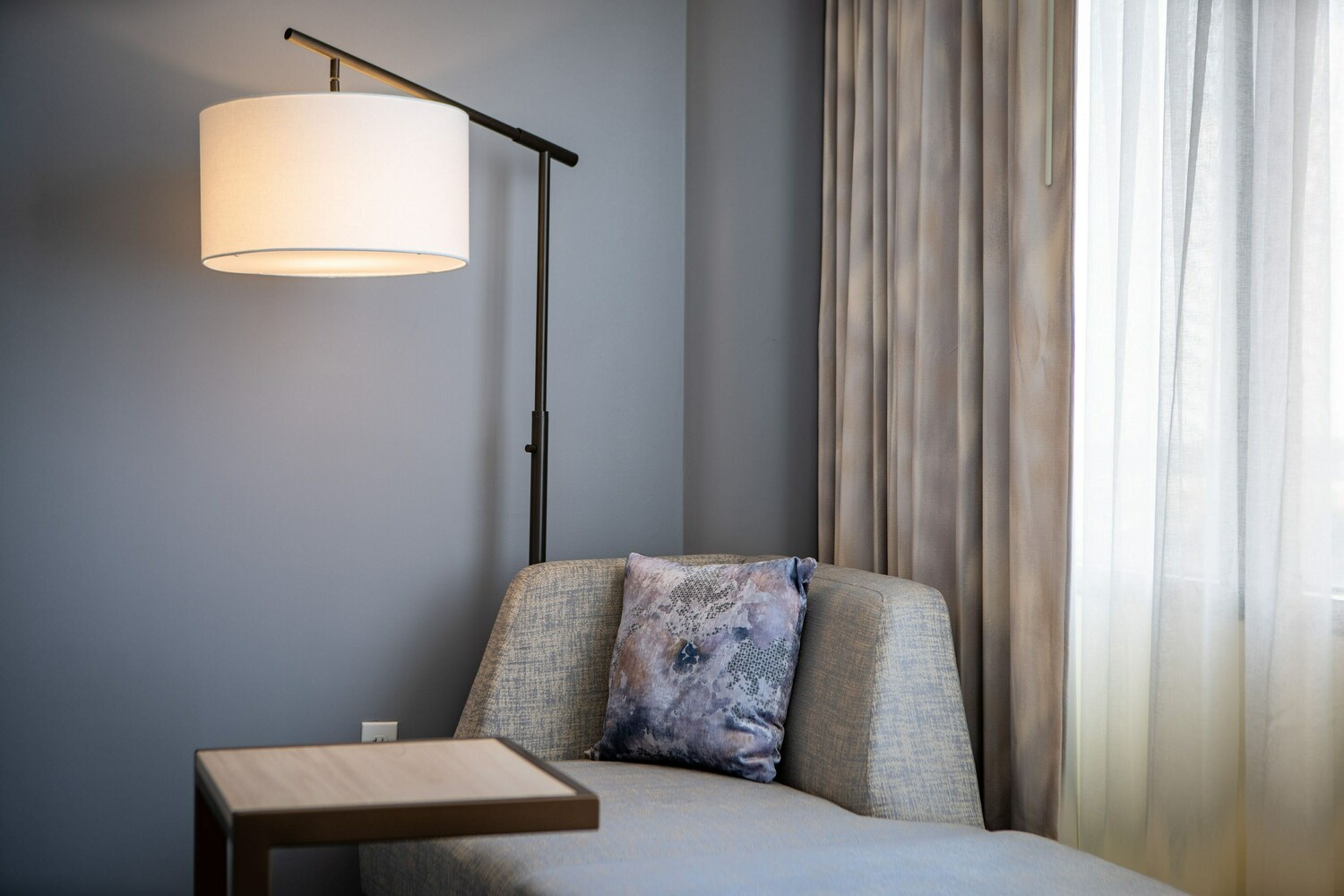 Bartender / Cocktail Server Job The Westin Atlanta Airport, Atlanta