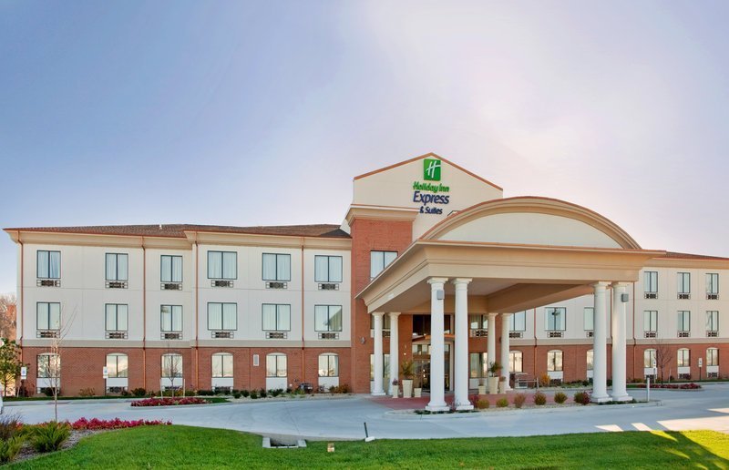 Holiday Inn Express Suites Charles  St  Charles  Jobs