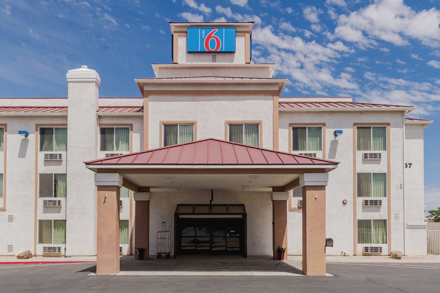 Motel 6 Hesperia, Hesperia, CA Jobs | Hospitality Online