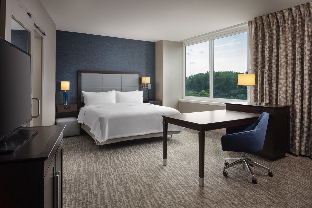 Hampton Inn & Suites Teaneck Glenpointe, Teaneck, NJ Jobs | Hospitality