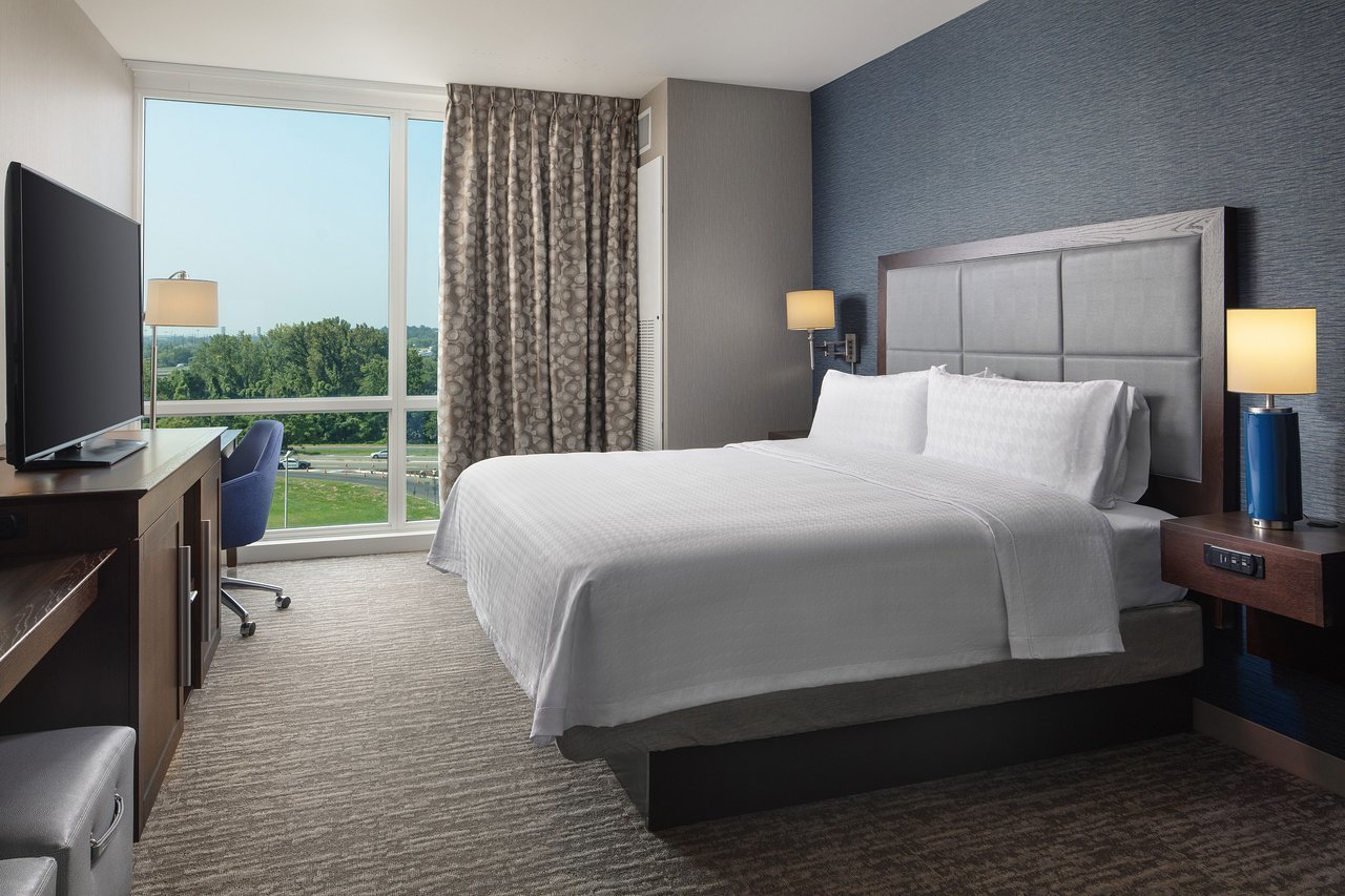 Hampton Inn & Suites Teaneck Glenpointe, Teaneck, NJ Jobs | Hospitality