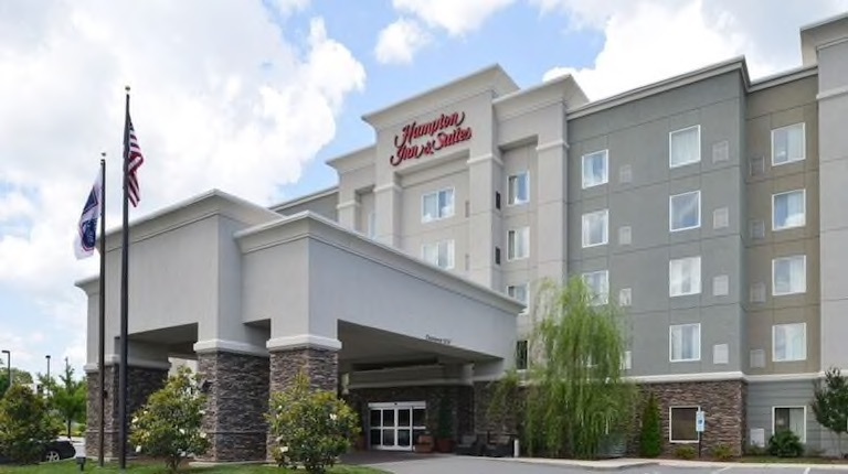 Hampton Inn & Suites Greensboro/Coliseum Area, Greensboro, NC Jobs ...