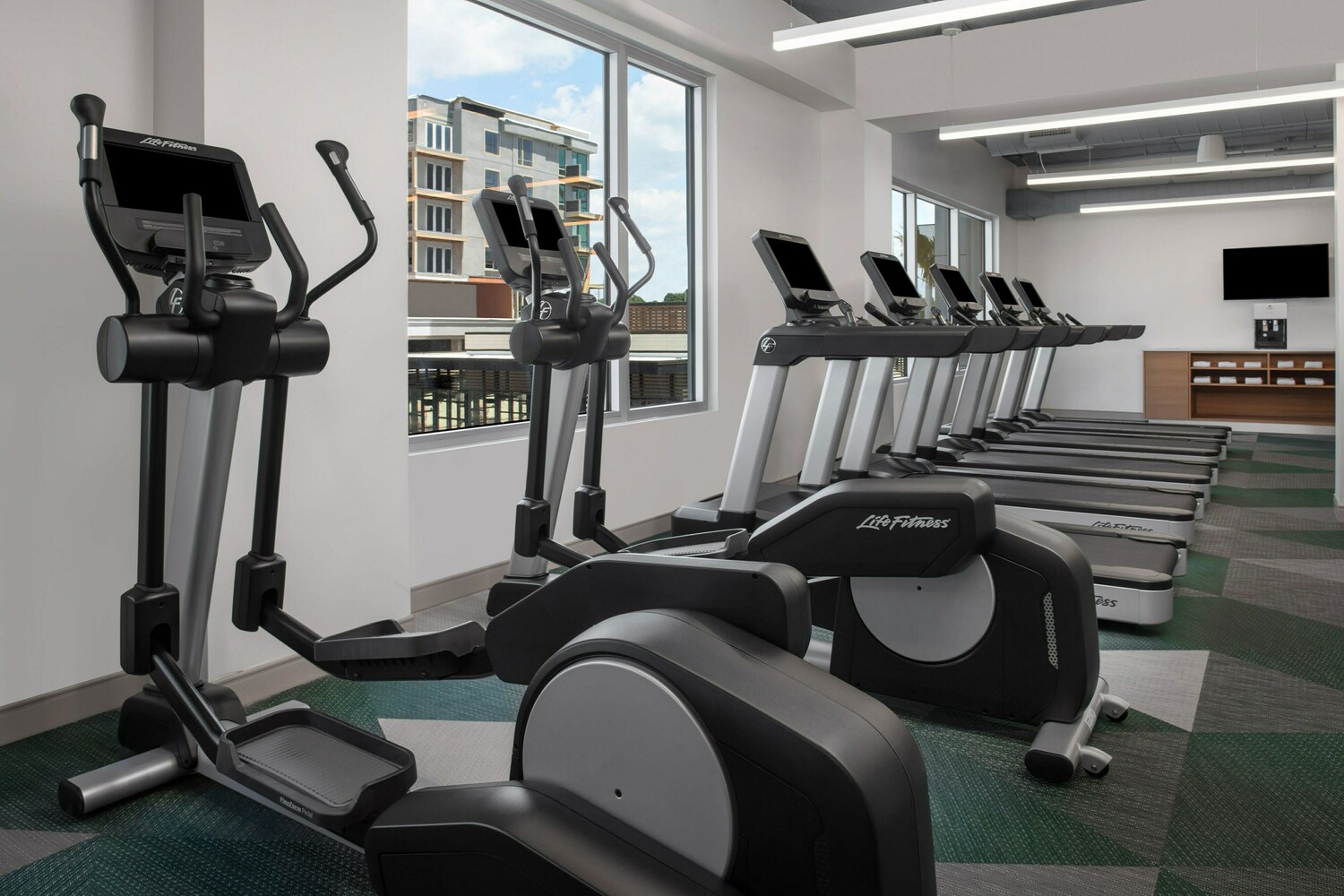 It's easy to maintain your healthy lifestyle at Element Tampa Midtown where you'll find an extensive fitness center offering ellipticals and treadmills with watch screens, a hydration station and more