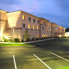 Hilton Garden Inn Riverhead / Residence Inn by Marriott, Riverhead, NY