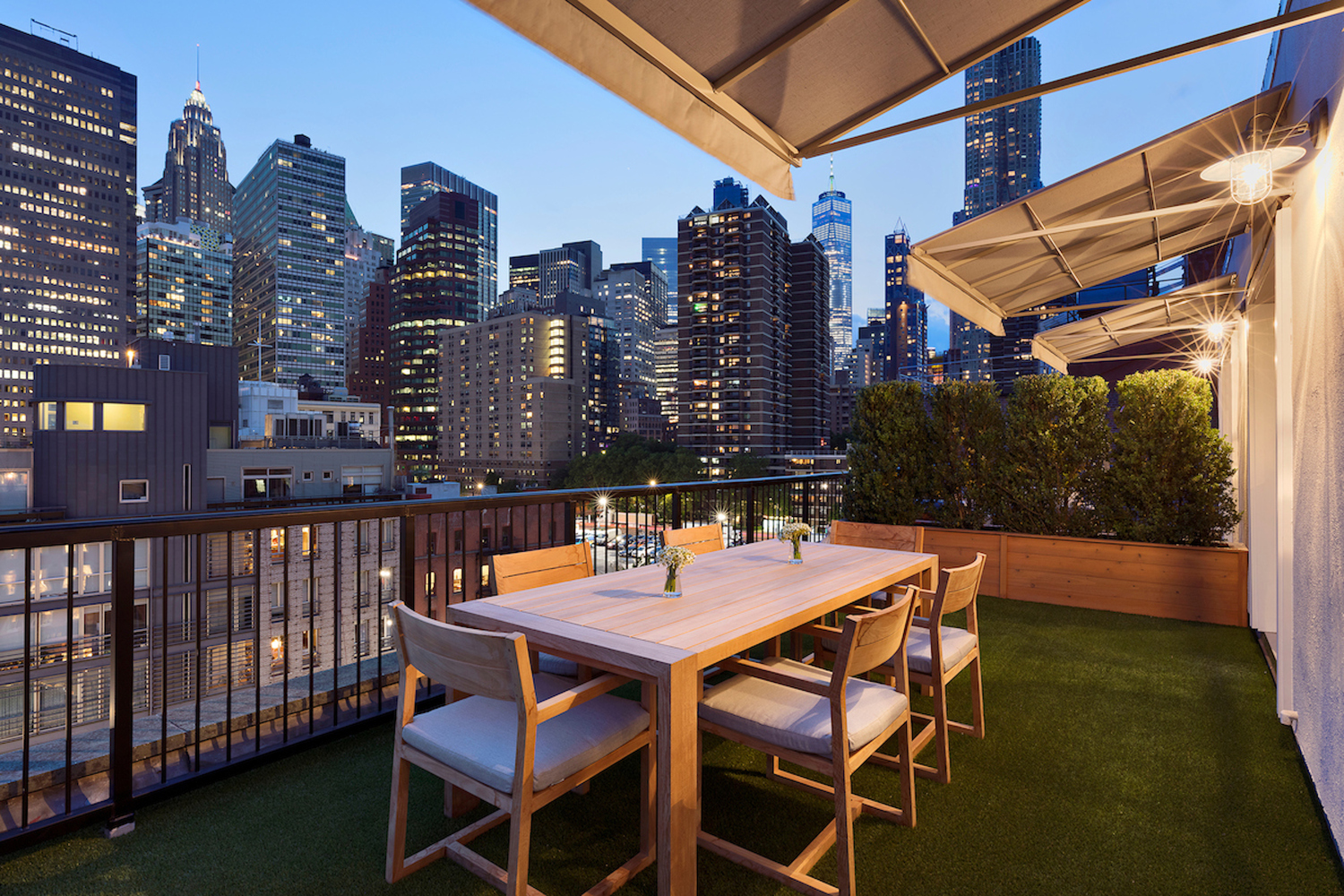 bellman-at-the-33-seaport-hotel-nyc-crescent-hotels-resorts